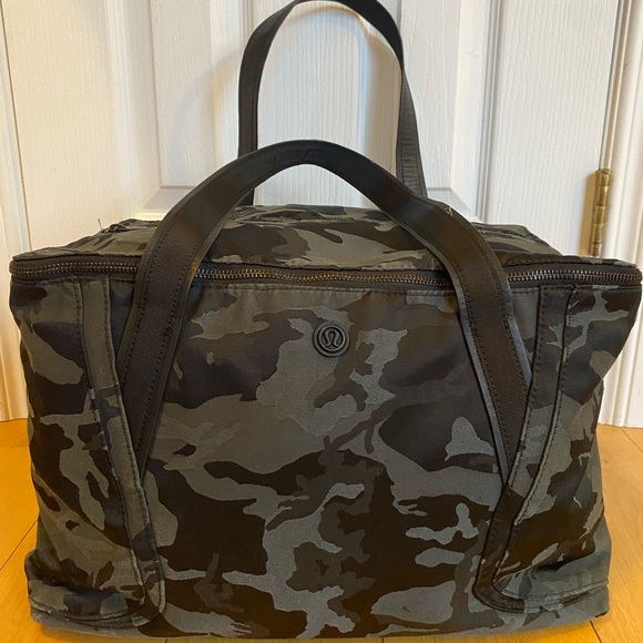 Lululemon Out of Range Black and Gray Camouflage Duffel Bag - Picture 3 of 15